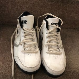 Nike- Women’s High tops. US 8; UK 7; EUR 41; 26CM